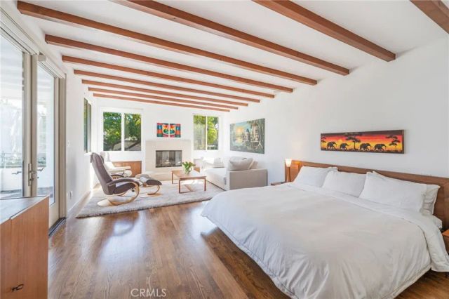 2404 Laurel Avenue, Manhattan Beach, CA 90266