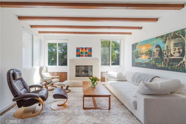 2404 Laurel Avenue, Manhattan Beach, CA 90266