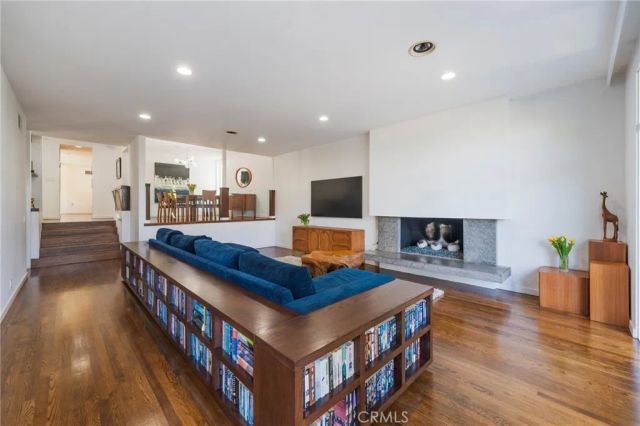 2404 Laurel Avenue, Manhattan Beach, CA 90266