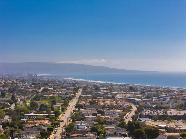 2404 Laurel Avenue, Manhattan Beach, CA 90266