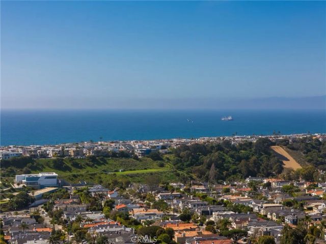 2404 Laurel Avenue, Manhattan Beach, CA 90266