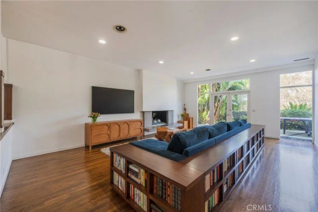2404 Laurel Avenue, Manhattan Beach, CA 90266