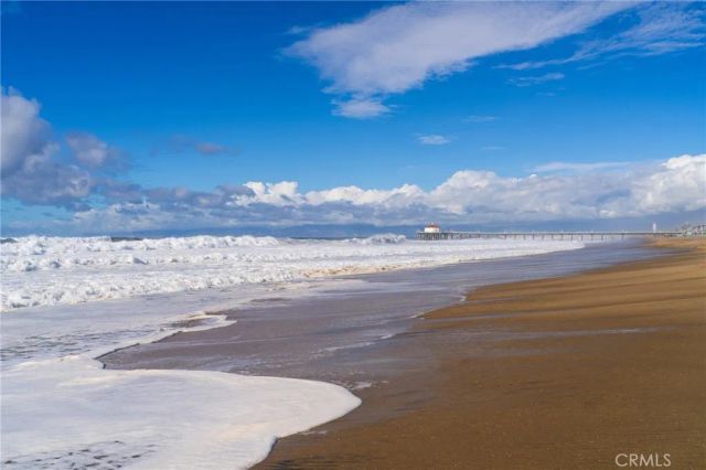 2404 Laurel Avenue, Manhattan Beach, CA 90266