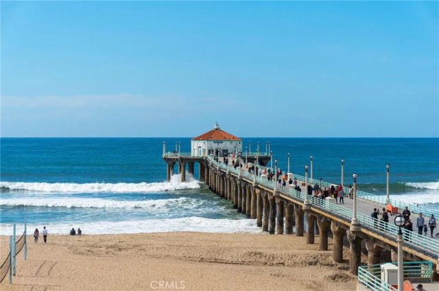 2404 Laurel Avenue, Manhattan Beach, CA 90266