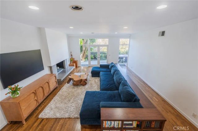 2404 Laurel Avenue, Manhattan Beach, CA 90266
