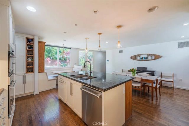 2404 Laurel Avenue, Manhattan Beach, CA 90266