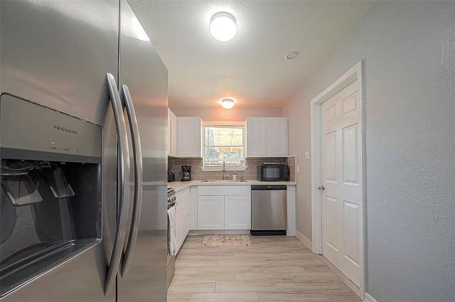 1803 Bayou Homes Drive, Galveston, TX 77551