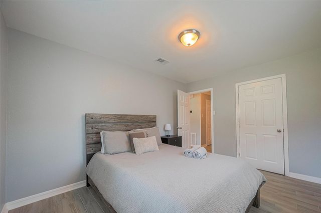 1803 Bayou Homes Drive, Galveston, TX 77551