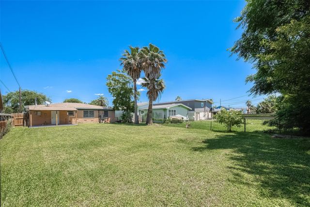 1803 Bayou Homes Drive, Galveston, TX 77551