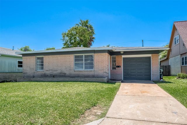 1803 Bayou Homes Drive, Galveston, TX 77551