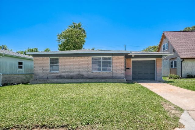 1803 Bayou Homes Drive, Galveston, TX 77551