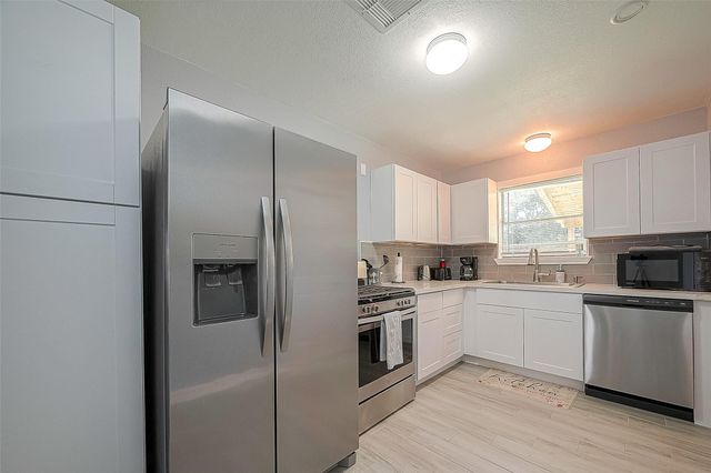1803 Bayou Homes Drive, Galveston, TX 77551