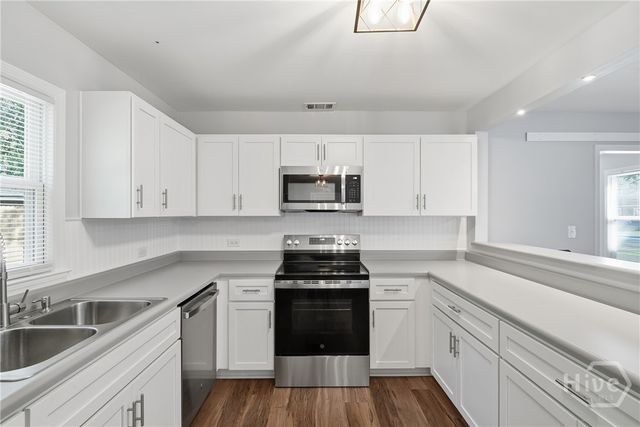 23 Brookview Drive, Savannah, GA 31406