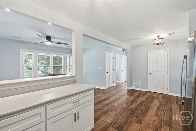 23 Brookview Drive, Savannah, GA 31406