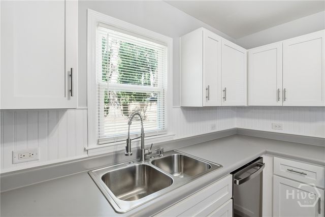 23 Brookview Drive, Savannah, GA 31406