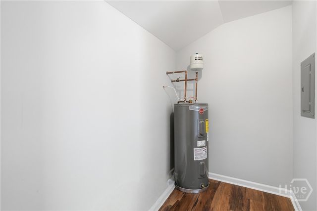 23 Brookview Drive, Savannah, GA 31406