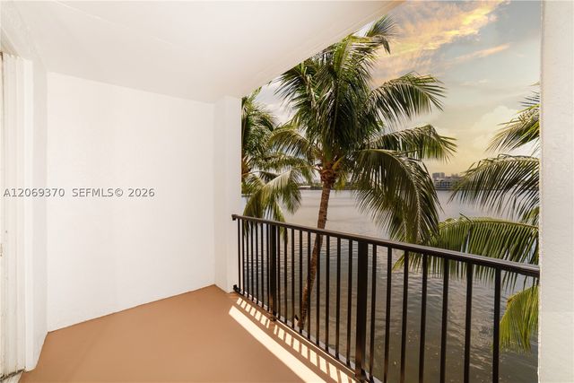 17100 N Bay Rd 1407, Sunny Isles Beach, FL 33160