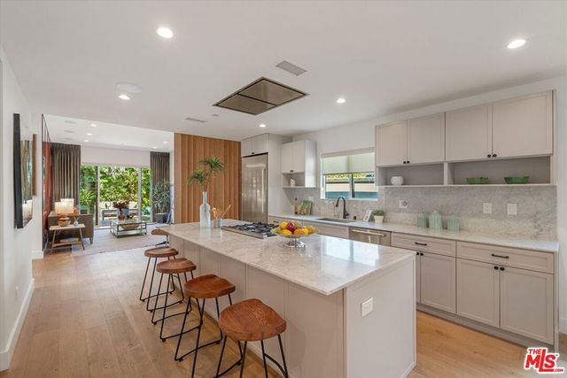 1129 Van Buren Avenue, Venice, CA 90291