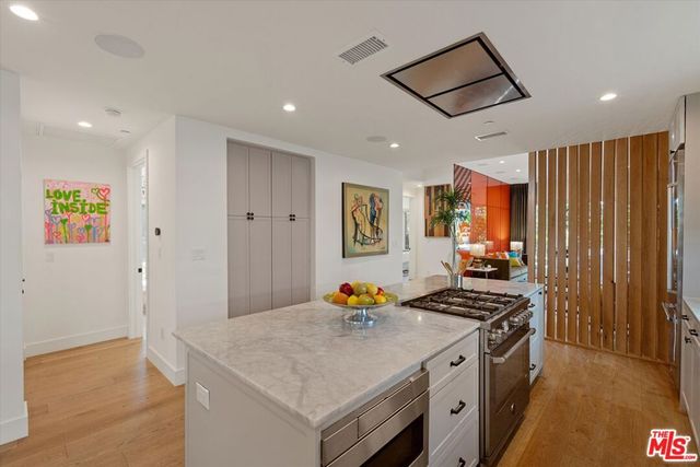 1129 Van Buren Avenue, Venice, CA 90291