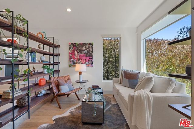 1129 Van Buren Avenue, Venice, CA 90291