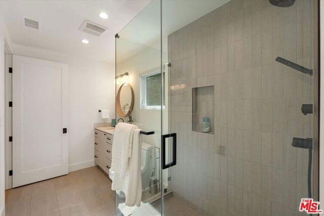 1129 Van Buren Avenue, Venice, CA 90291