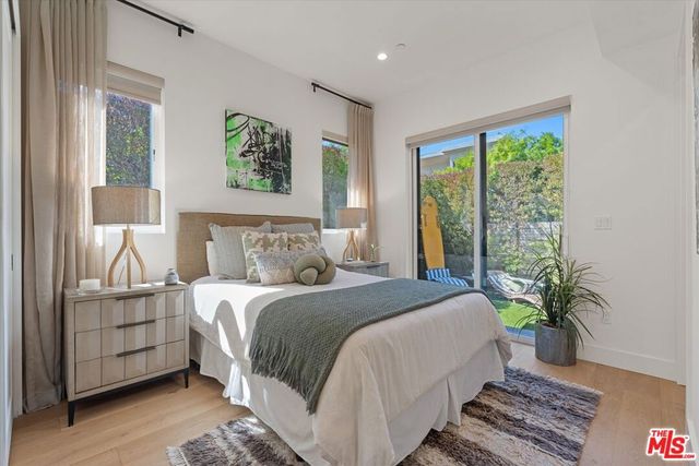 1129 Van Buren Avenue, Venice, CA 90291