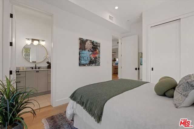 1129 Van Buren Avenue, Venice, CA 90291