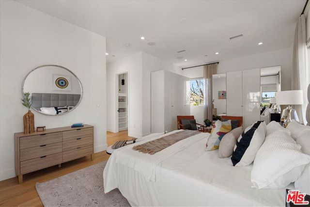 1129 Van Buren Avenue, Venice, CA 90291