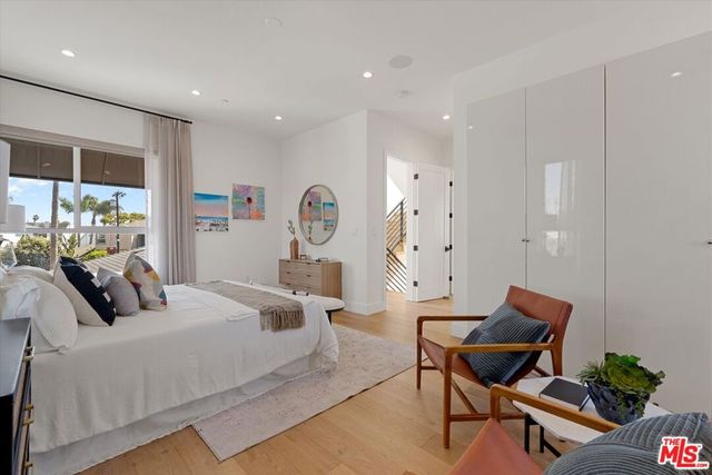 1129 Van Buren Avenue, Venice, CA 90291