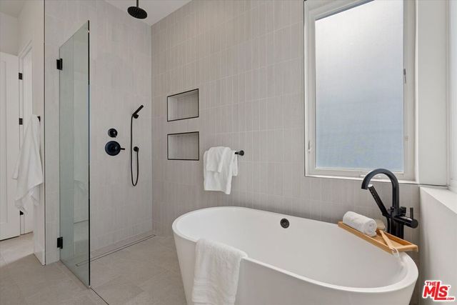 1129 Van Buren Avenue, Venice, CA 90291