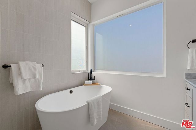 1129 Van Buren Avenue, Venice, CA 90291