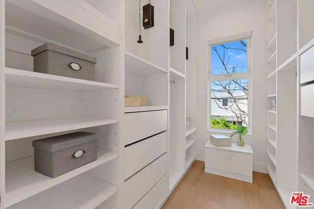 1129 Van Buren Avenue, Venice, CA 90291