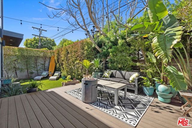 1129 Van Buren Avenue, Venice, CA 90291