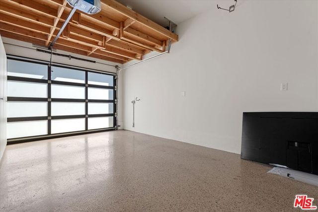 1129 Van Buren Avenue, Venice, CA 90291