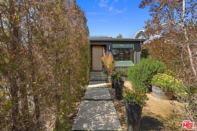 1129 Van Buren Avenue, Venice, CA 90291