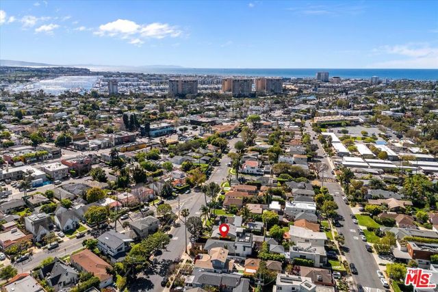 1129 Van Buren Avenue, Venice, CA 90291