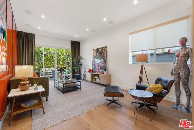 1129 Van Buren Avenue, Venice, CA 90291