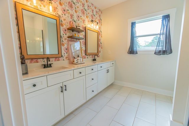 2236 Old Washington Rd, Cedar Hill, TN 37032