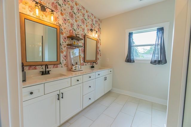 2236 Old Washington Rd, Cedar Hill, TN 37032