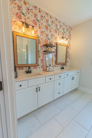 2236 Old Washington Rd, Cedar Hill, TN 37032