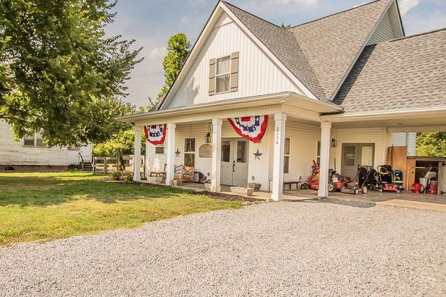 2236 Old Washington Rd, Cedar Hill, TN 37032