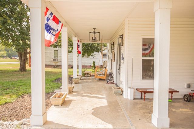 2236 Old Washington Rd, Cedar Hill, TN 37032
