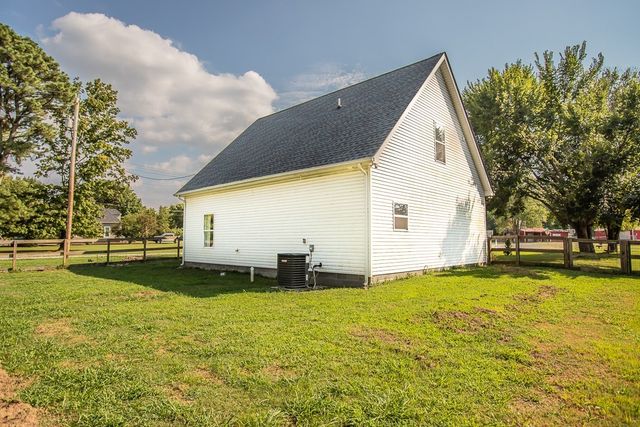 2236 Old Washington Rd, Cedar Hill, TN 37032
