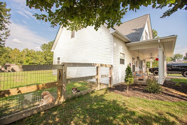 2236 Old Washington Rd, Cedar Hill, TN 37032