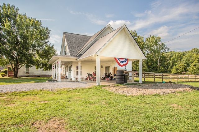 2236 Old Washington Rd, Cedar Hill, TN 37032