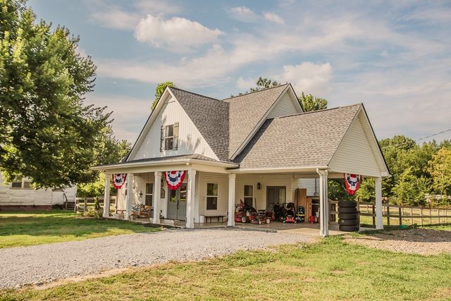 2236 Old Washington Rd, Cedar Hill, TN 37032