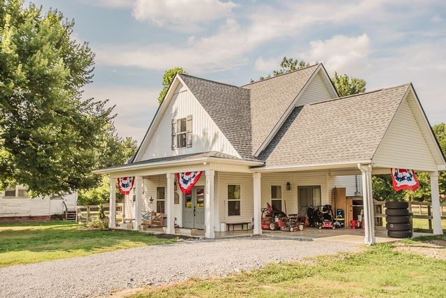2236 Old Washington Rd, Cedar Hill, TN 37032