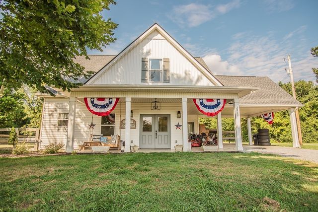 2236 Old Washington Rd, Cedar Hill, TN 37032