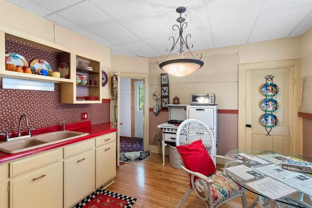 300 W PROSPECT AVENUE, Appleton, WI 54911