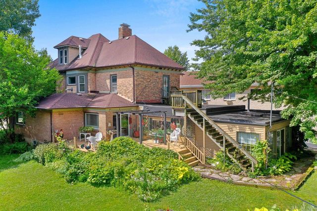 300 W PROSPECT AVENUE, Appleton, WI 54911
